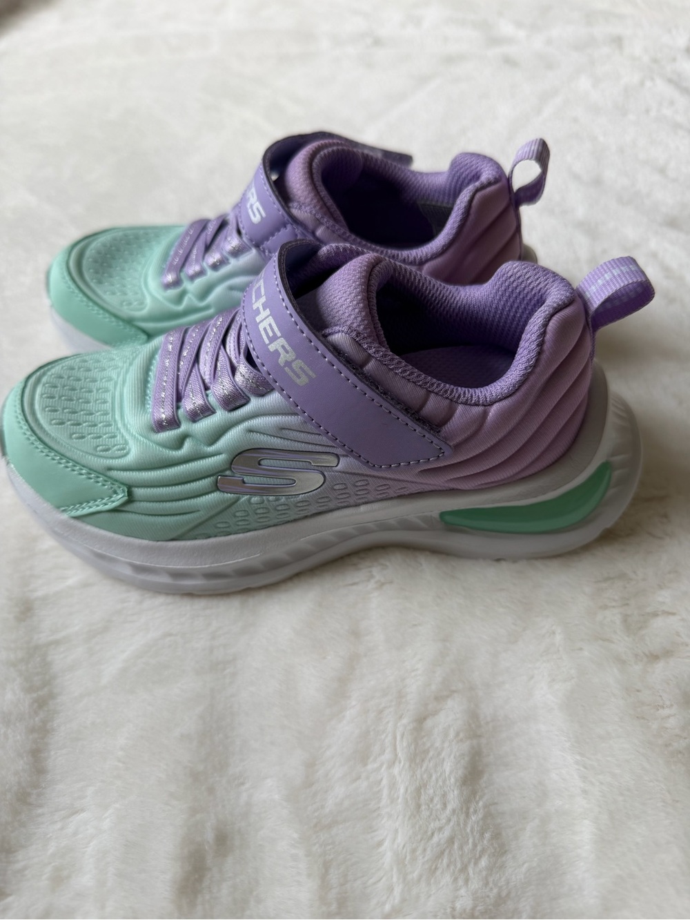 Skechers Girls’ Turquoise and Lavender Jumpsters-tech Sneakers. Size 11.
